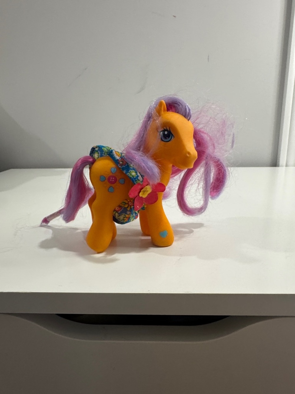 My Little Pony G3 Rainbow Pony 2004 Hasbro w Accessories Tail in Plastic